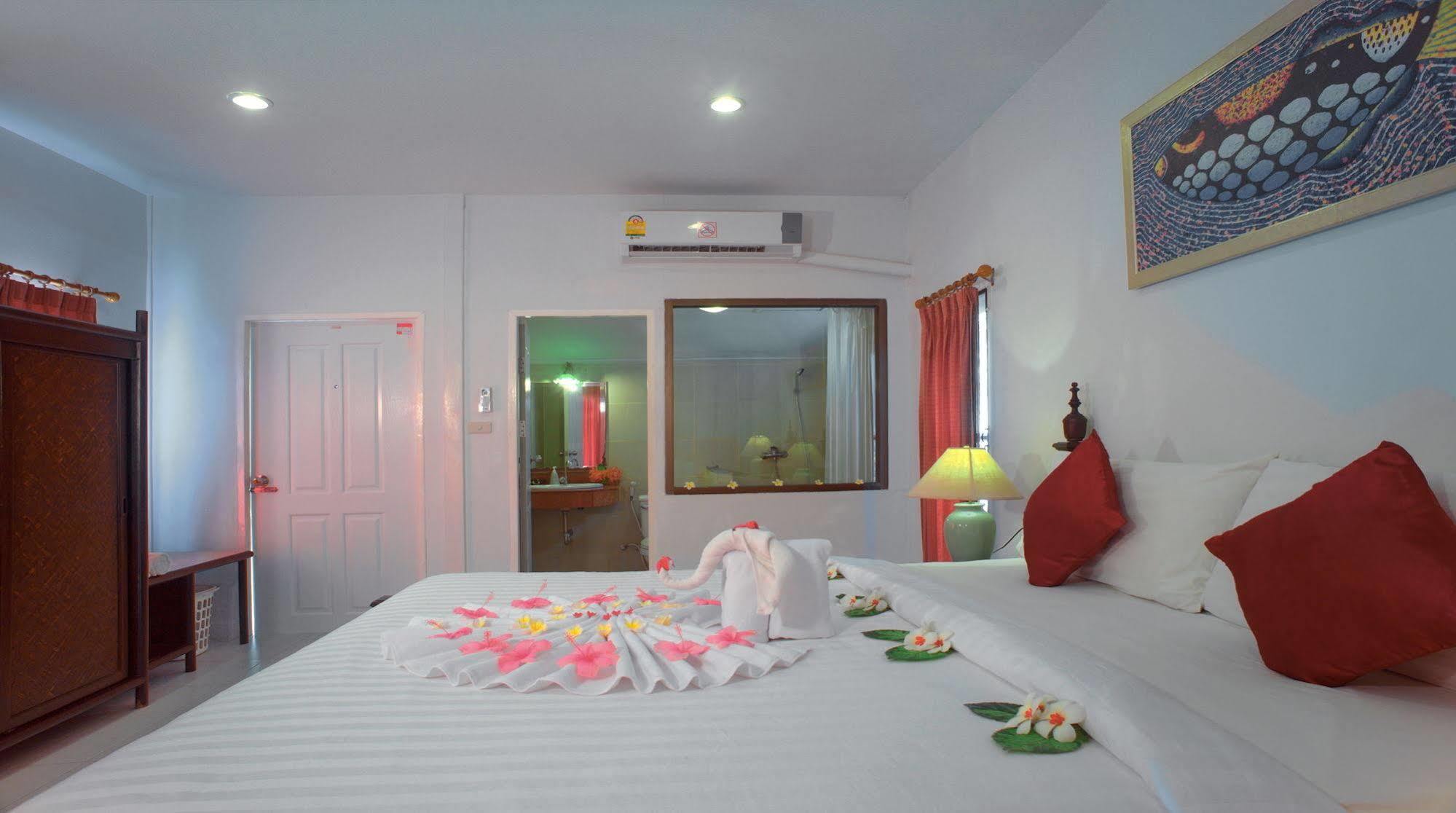 Phi Phi Bayview Premier Resort Exterior photo